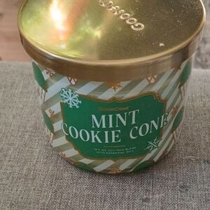 Goose Creek Mint Cookie Cone Candle